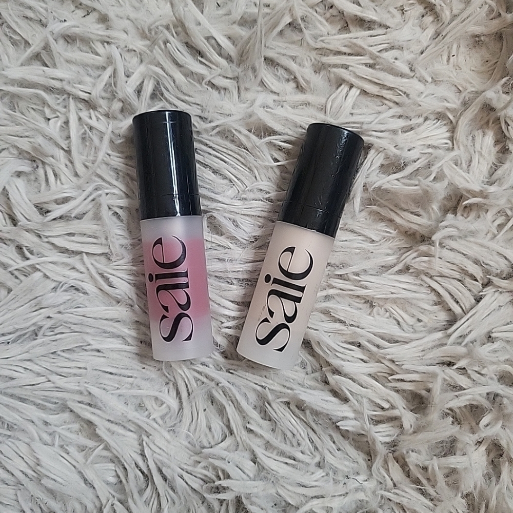 Saie Glowy Super Gel Lightweight Illuminator Starglow and Blush Chilly ✨️💫